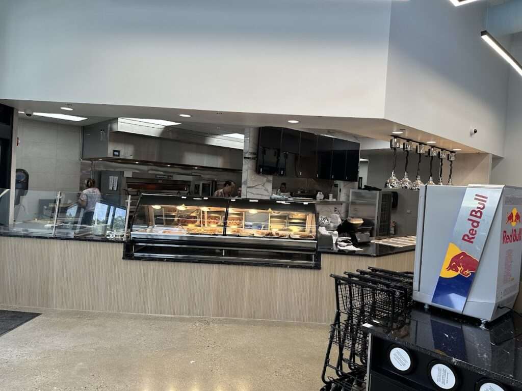 Round Haus Pizza & Party Shop photo 2