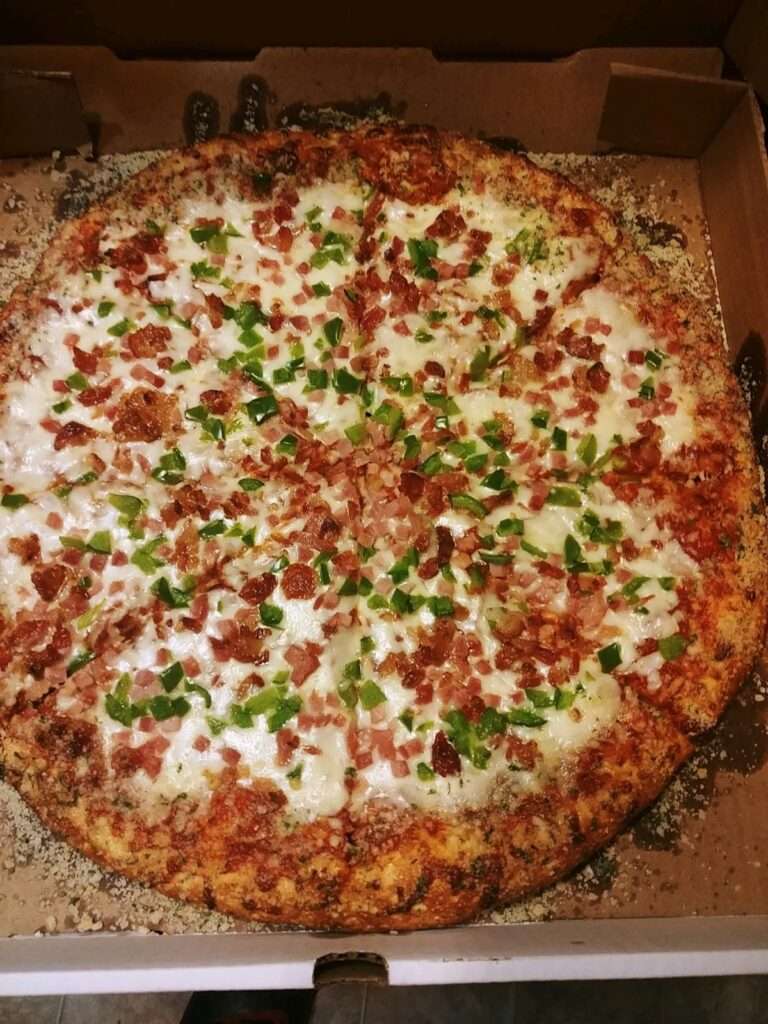 Round Haus Pizza & Party Shop photo 3