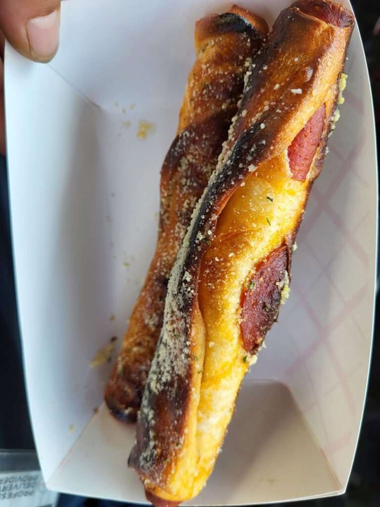 Round Haus Pizza & Party Shop photo 5